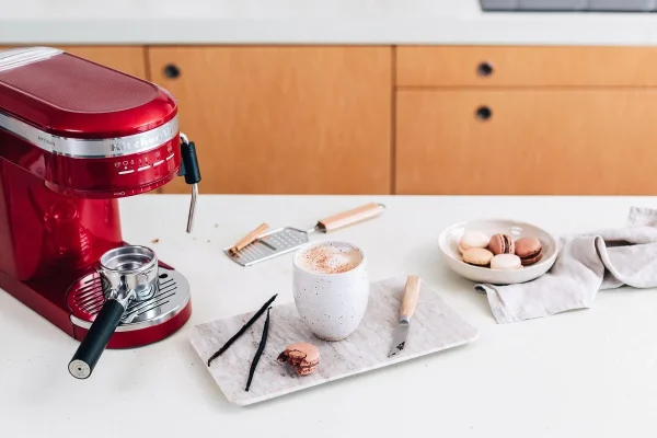 KitchenAid Halbautomatische Espressomaschine ARTISAN In Liebesapfelrot 10