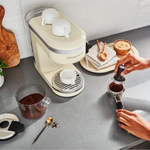 KitchenAid Halbautomatische Espressomaschine ARTISAN In Creme 21