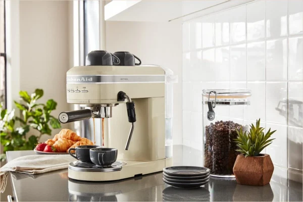 KitchenAid Halbautomatische Espressomaschine ARTISAN In Creme 9